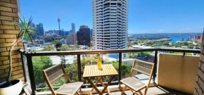 Harbour Views. Pool. Parking. 2 Balconies